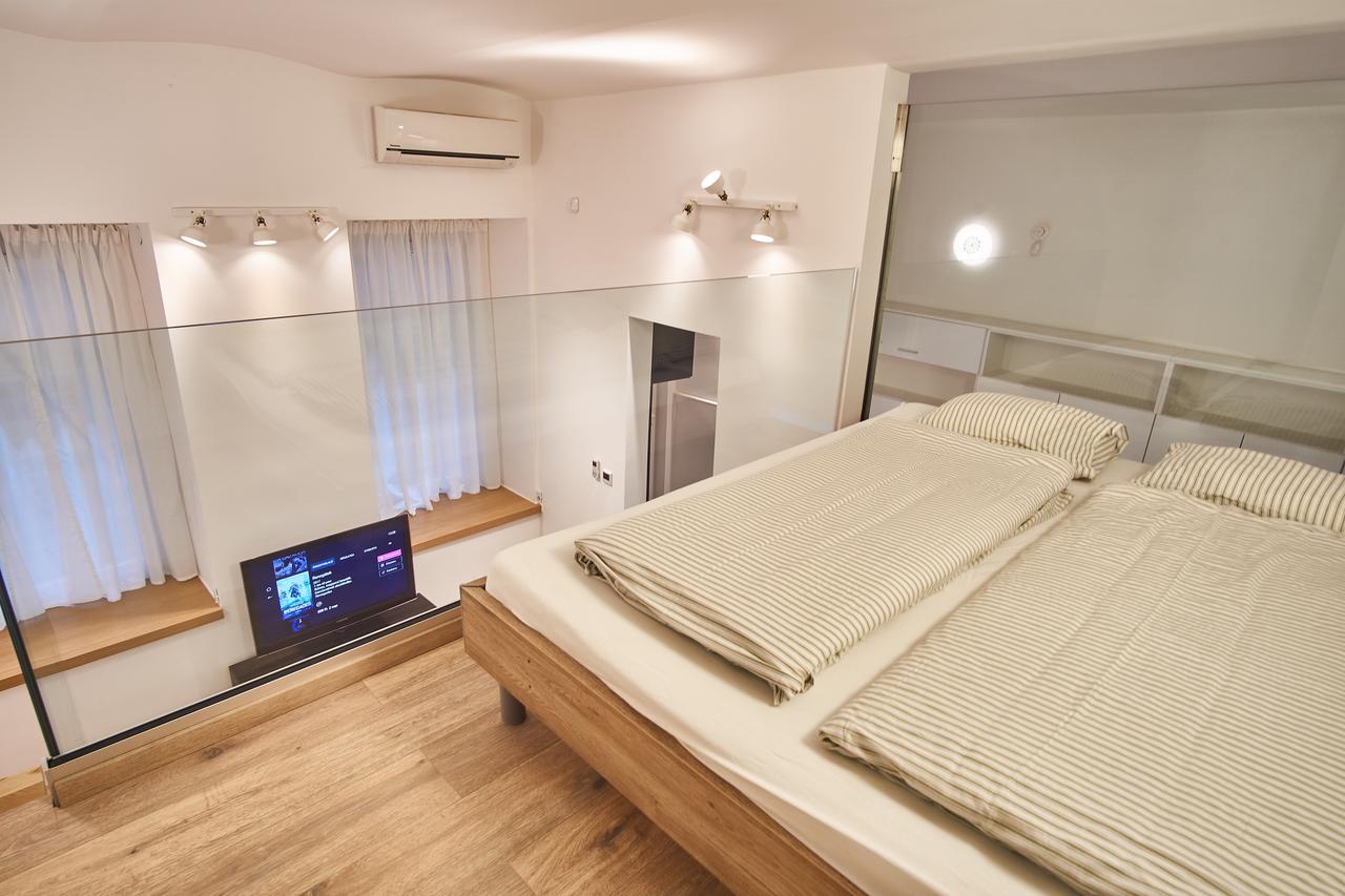 V27 Apartment | Hostaid Budapest Exterior photo