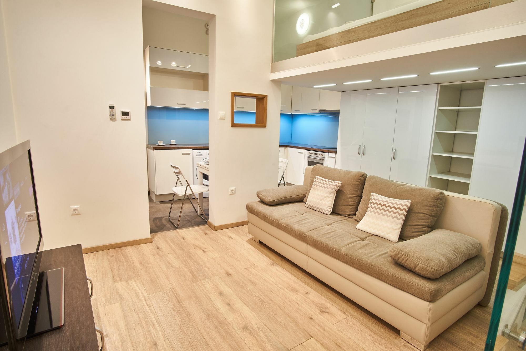 V27 Apartment | Hostaid Budapest Exterior photo